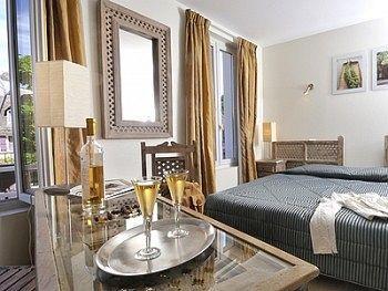 Logis Hotel Les Flots Bleus Болио-сюр-Дордон Екстериор снимка