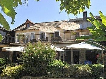 Logis Hotel Les Flots Bleus Болио-сюр-Дордон Екстериор снимка