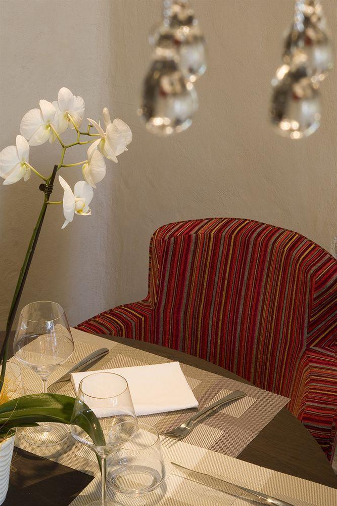 Logis Hotel Les Flots Bleus Болио-сюр-Дордон Екстериор снимка