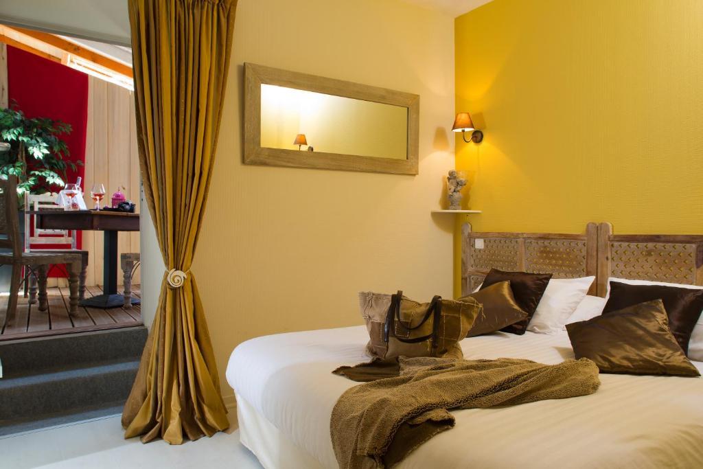 Logis Hotel Les Flots Bleus Болио-сюр-Дордон Стая снимка